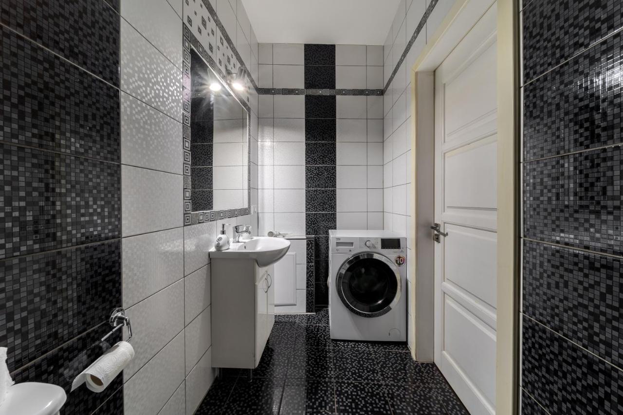 Halytska Apartment Lviv Exteriör bild